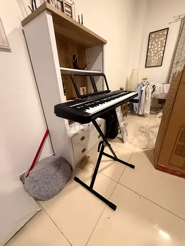 Yamaha portable keyboard with stand - gently used - Yamaha PSR - F52 and X stand