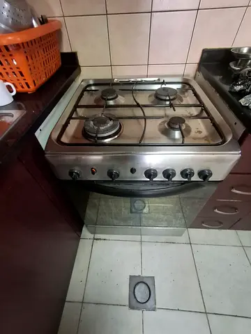 GAS STOVE