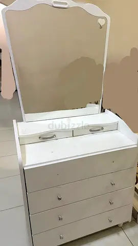 Elegant White Vanity Desk With Spacious Storage