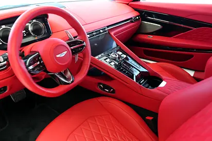 صورة 12 لـ 2024 Aston Martin DB12