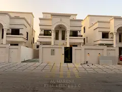 A villa with a price including registration and ownership fees on the main street, ready to move in,