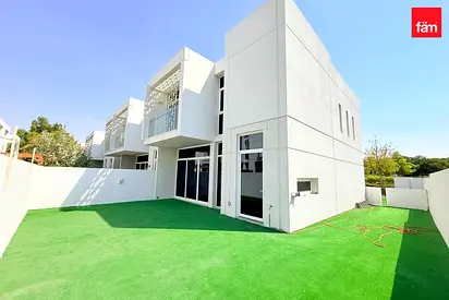 Beautiful End Unit | Landscaped Garden