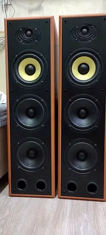 speaker 4 way Tower speaker 180 w made in Denmark, new