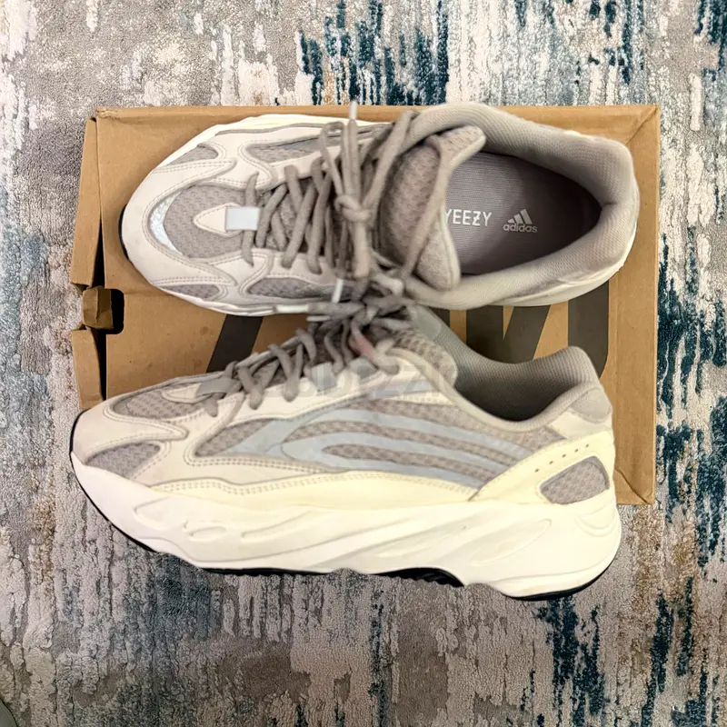 boost 700 adidas yeezy usa Classifieds: Yeezy Boost 700 V2 Static US 9/UK dubizzle Dubai