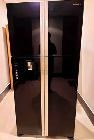 Hitachi new model fridge urgend for sale