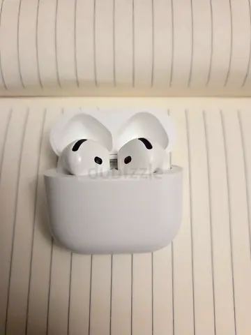 Apple AirPods 4 with charging case - Good condition