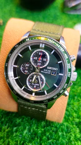 Seiko Solar Chronograph Quartz Japan made Mens watch (Used)NO BOX NO PAPER