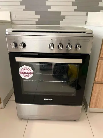 Electric stove with oven