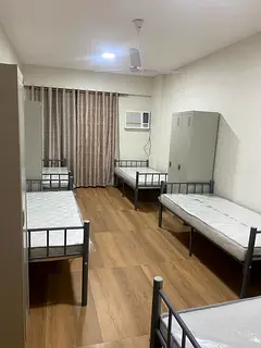 Burdubai, Rolla street Exe, Bed space