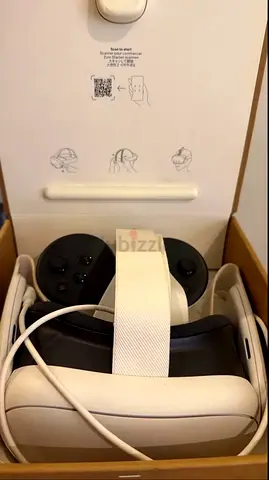 Used Meta (Oculus) Quest 3 VR Headset with Controllers - Good Condition