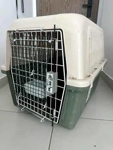 IATA-compliant, hard-side pet carrier for medium to small pets