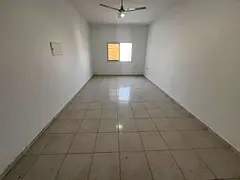 Studio apartment next to Al Safir Mall, with built-in wardrobes, separate kitchen, and central air