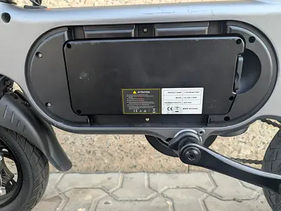1NINE ELECTRIC SCOOTER HYBRID, 48V10AH REMOVABLE BATTERY. 25-30KM MAX SPEED.