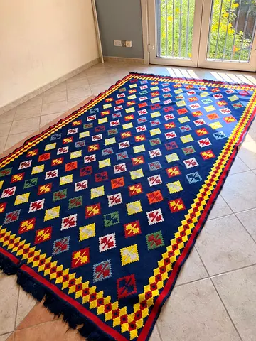 Handwoven colorful geometric wool rug - 2.5 x 1.5m (good condition)
