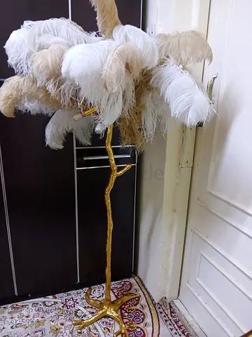 Feather floor lamp