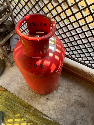 Empty gas cylinder