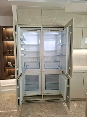 Bosch latest model twin bottom freezer  fridge built-in fully-integrated also I sell seprate each 2k