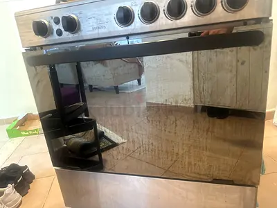 Good working freestanding gas oven and stove, stainless steel (NEGOTIABLE)