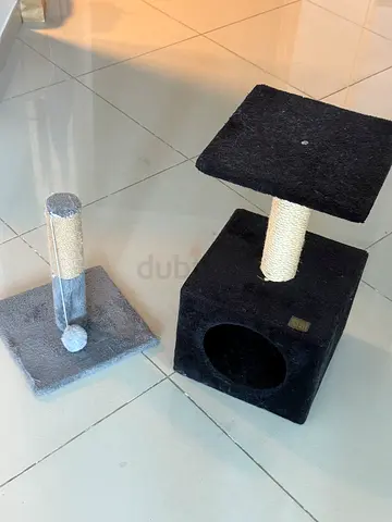 Cat scratching post / cat tree