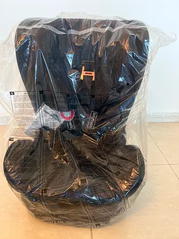 Baby Hug Isofix Convertible Car Seat-brand new, never used, still in original packaging
