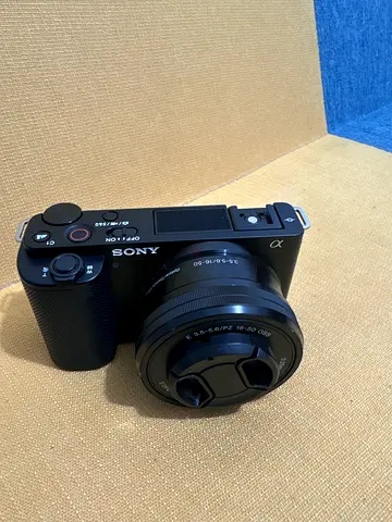 Sony ZV-E10 mirrorless camera with 16-50mm kit lens - good condition