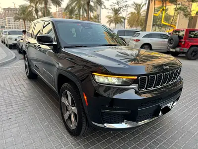 Jeep Grand Cherokee L Limited GCC full service history agency