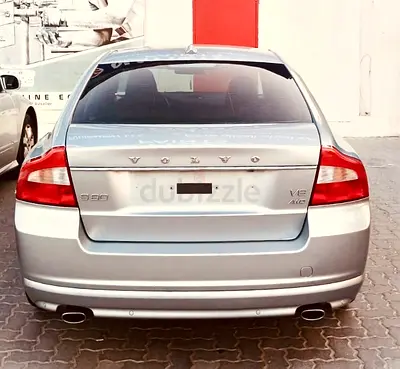 2010 VOLVO S80-AWD-PREMIUM EDITION V8-GCC-NO ACCIDENT-LOOKS AND DRIVES GREAT !