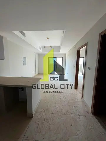 LARGE LAVISH 1BHK APARTMENT FOR RENT WITH BALCONY !!!