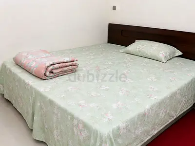 Two Single Hotel-Style Bed Bases with Queen-Size Mattress – Good Condition
