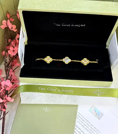 Van Cleef Arpels bracelet