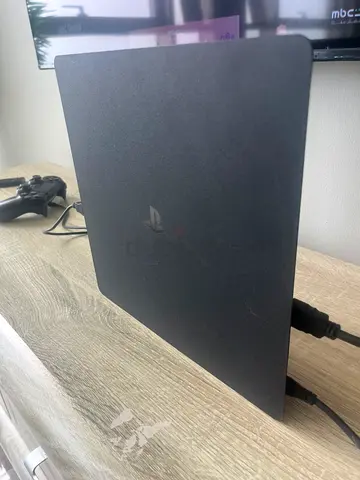PlayStation 4 + 1 controller + FIFA 2021