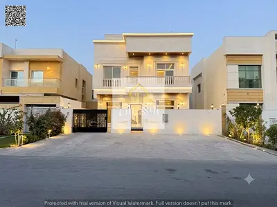 Two floors and a roof, 7 master bedrooms, fully centralized air conditioning, and the price includes the air conditioners.