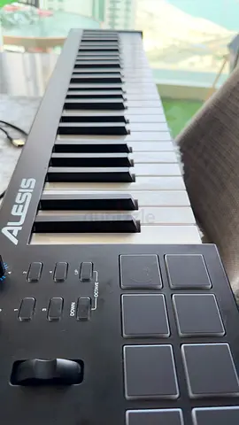 Alesis V49 - 49-key MIDI Keyboard Controller (Excellent Condition)
