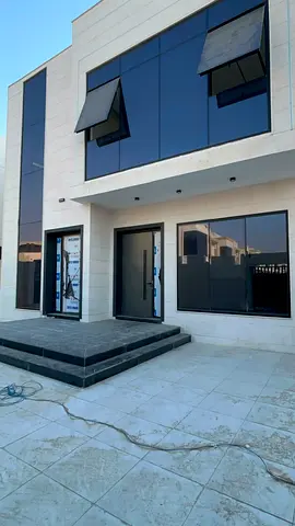 فيلا فاخرة للبيع في الحليو، عجمان (أرضي + طابقين) – السعر شامل التسجيل!