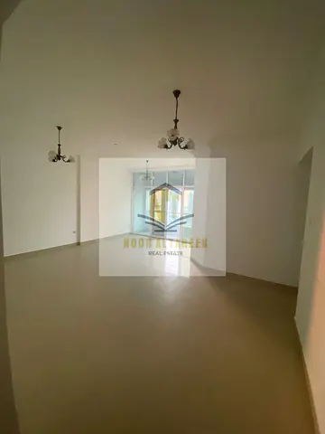شقة فاخرة للإيجار في التعاون | إطلالة بحرية كاملة | بدون عمولة