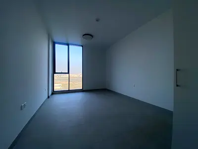 Luxurious huge size studio available for rent in Al Jada