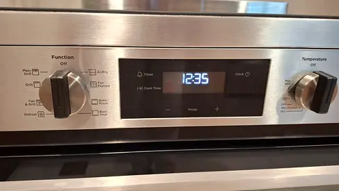 90cm UltimateTaste 700 freestanding cooker with ceramic hob and 116L electric oven