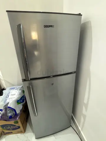 Geepas 200L fridge freezer