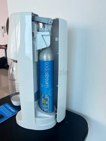 SodaStream Spirit Plus with CO2 Cylinder and Bottle - Good Condition