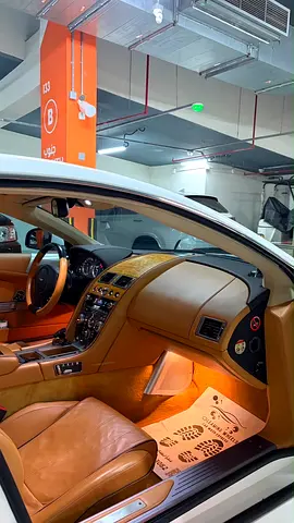 2013 Aston Martin DB9 照片 6