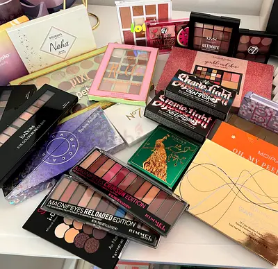Assorted Makeup Palette Set 20+pcs