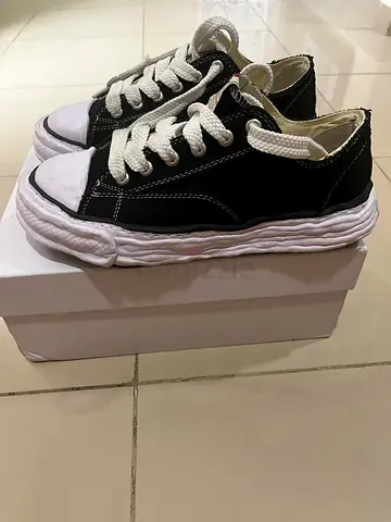 Maison Mihara Peterson black white