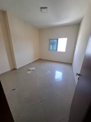 🏡 للإيجار – متاح من اليوم  ✨ شقة مميزة أول ساكن بموقع ممتاز، تتكون من: ✅ غرفتين وصالة ✅ مساحة واسعة ومريحة ✅ تشطيب راقٍ وعصري ✅ بلكونة كبيرة ✅ موقف (