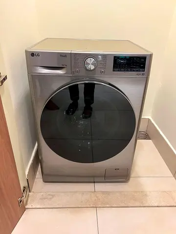 LG new model ThinQ 10/7KG Washing machine With 100% Dryer Excellent Condition with manual book.