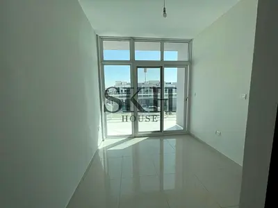 SINGLE ROW | VACANT | MIDDLE UNIT