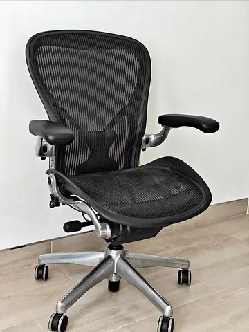Herman Miller Highly Recommend Aeron Classic Chair fully loaded Size B and C