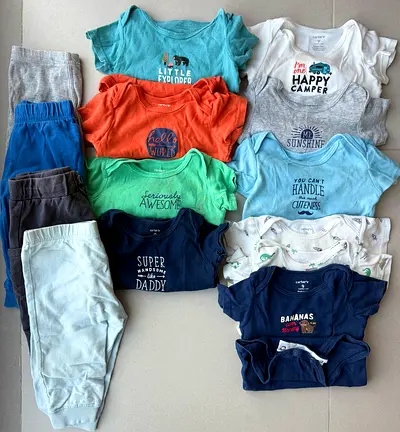 CLOTHES FOR BOYS ASSORTED (0-12MOS)