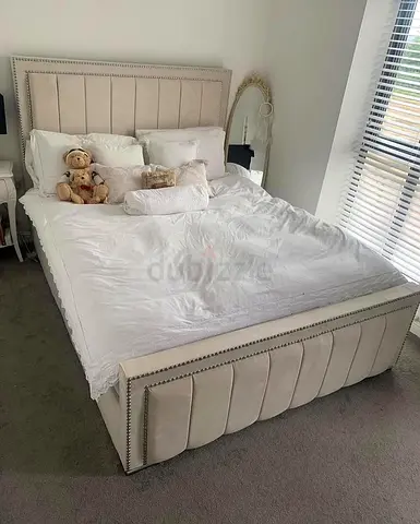 Premium High Quality Chesterfield Double Bed Frame With Mattress For Sale