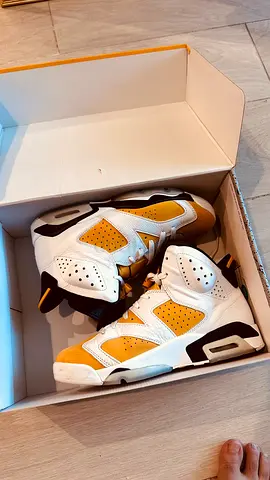 Jordan 6 yellow