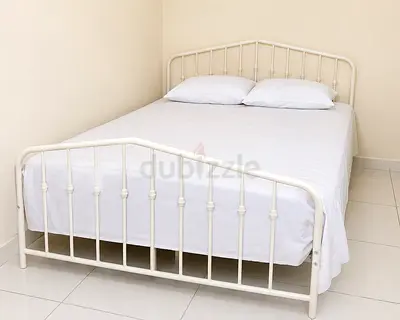 White Metal Double Bed Frame - Simple Iron Bed (Good Condition)